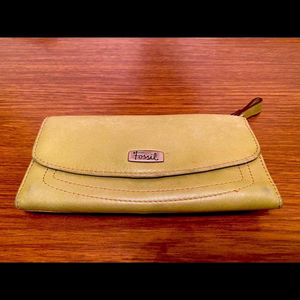Fossil tri-fold wallet